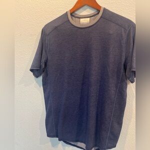 Buki Seamless V-Neck pullover short sleeve shirt Size‎ M